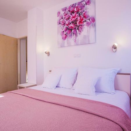 Apartman Madlen Cres Extérieur photo