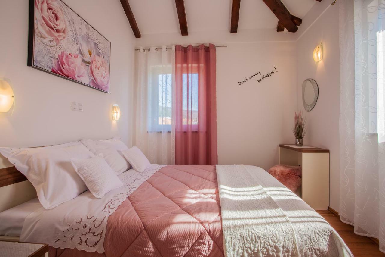 Apartman Madlen Cres Extérieur photo