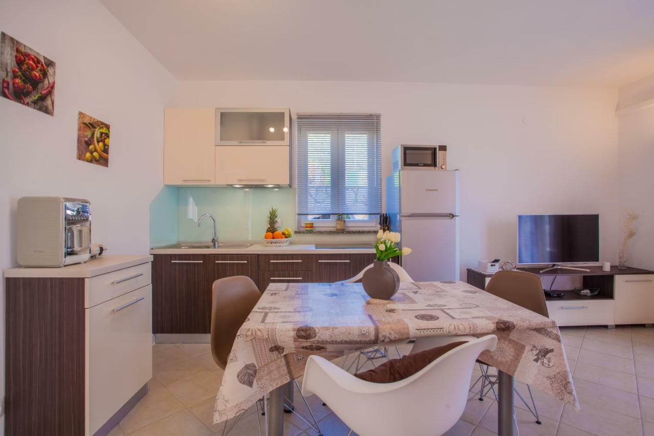 Apartman Madlen Cres Extérieur photo