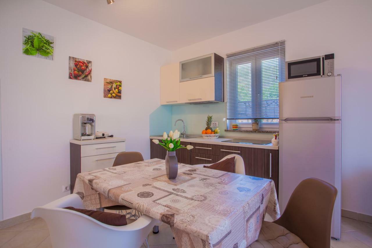 Apartman Madlen Cres Extérieur photo
