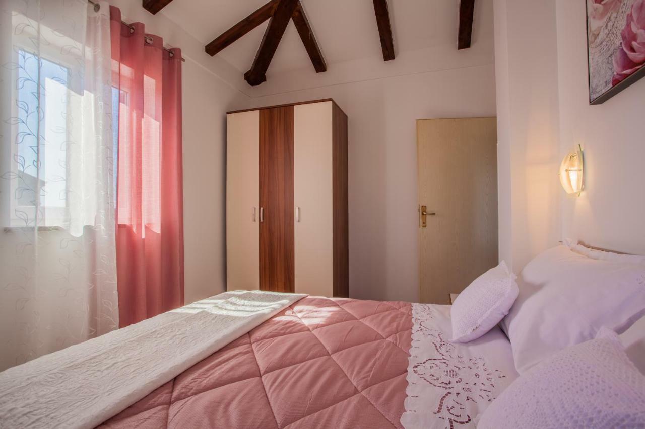Apartman Madlen Cres Extérieur photo