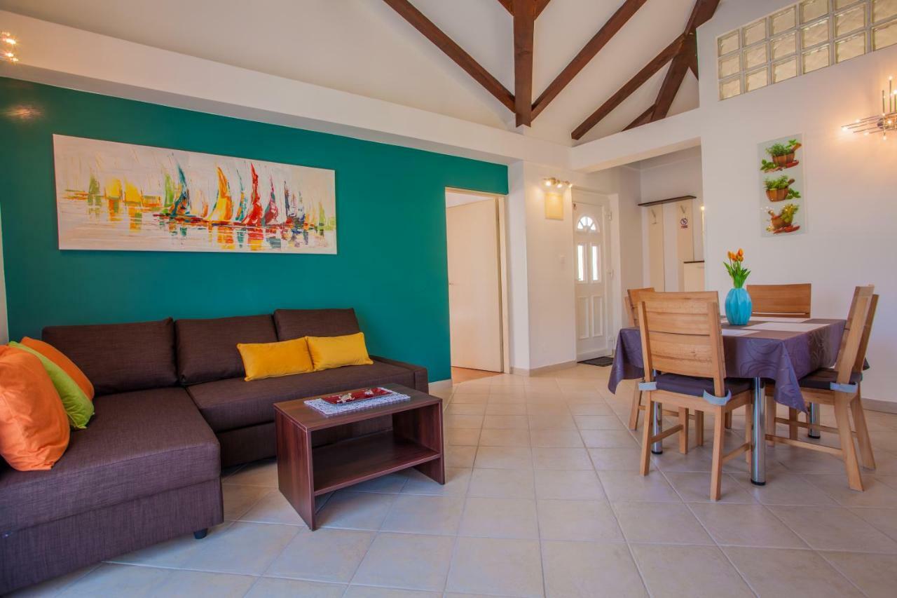 Apartman Madlen Cres Extérieur photo